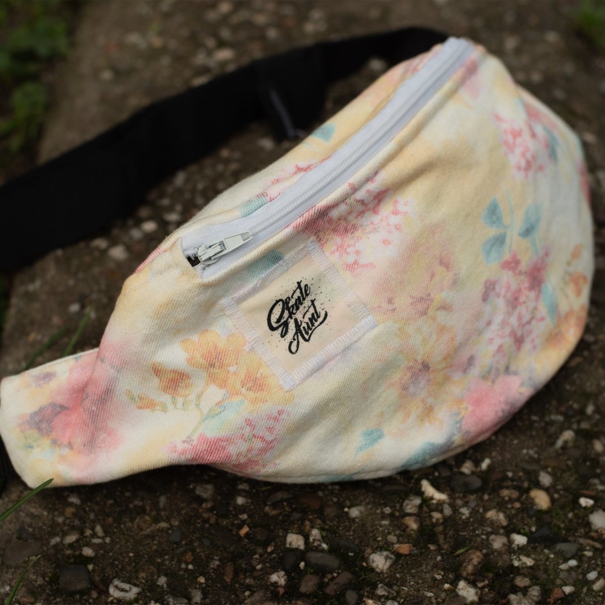White Flower Fanny Pack____True Supplies