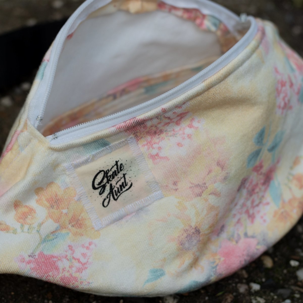 White Flower Fanny Pack____True Supplies