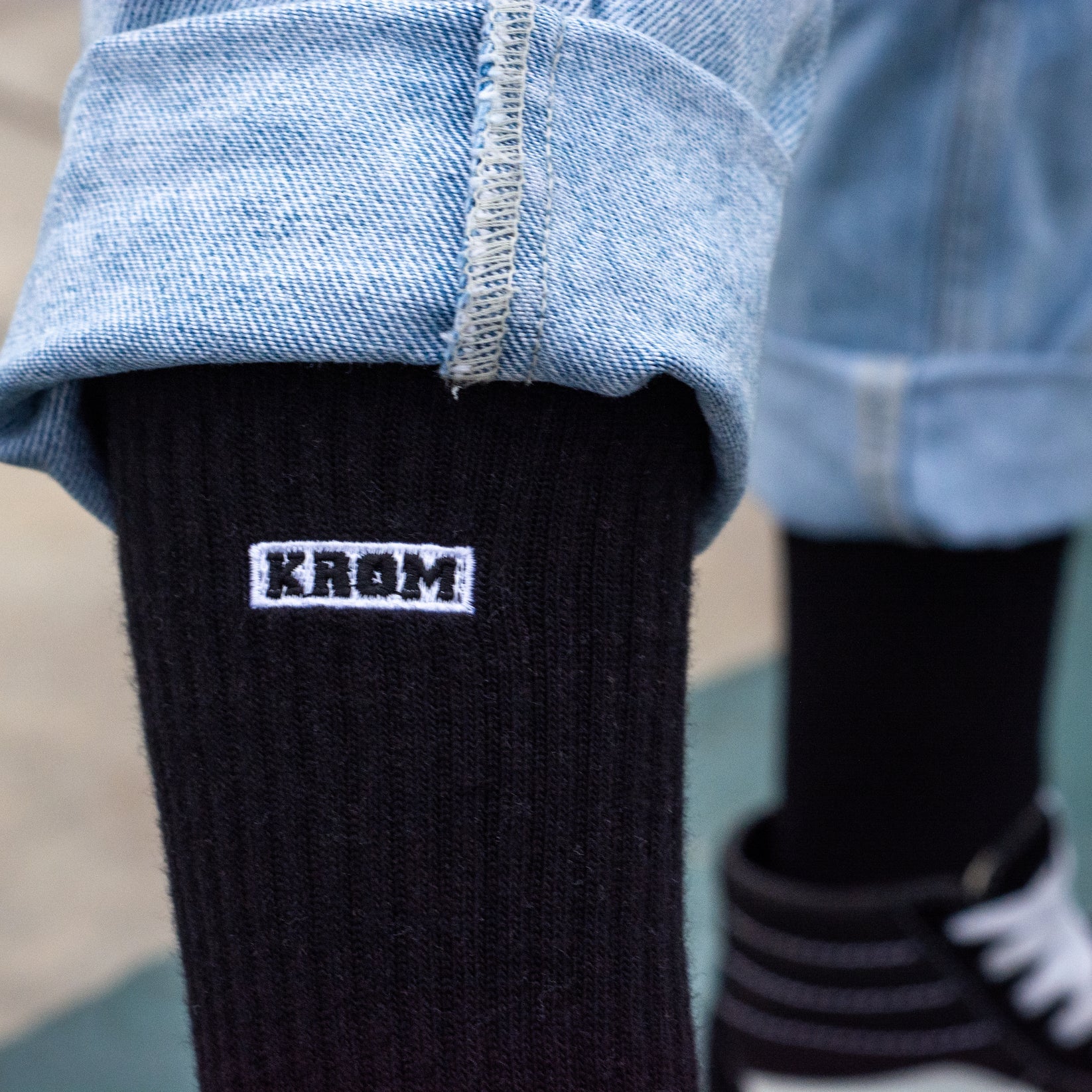 krom_box_socks_black