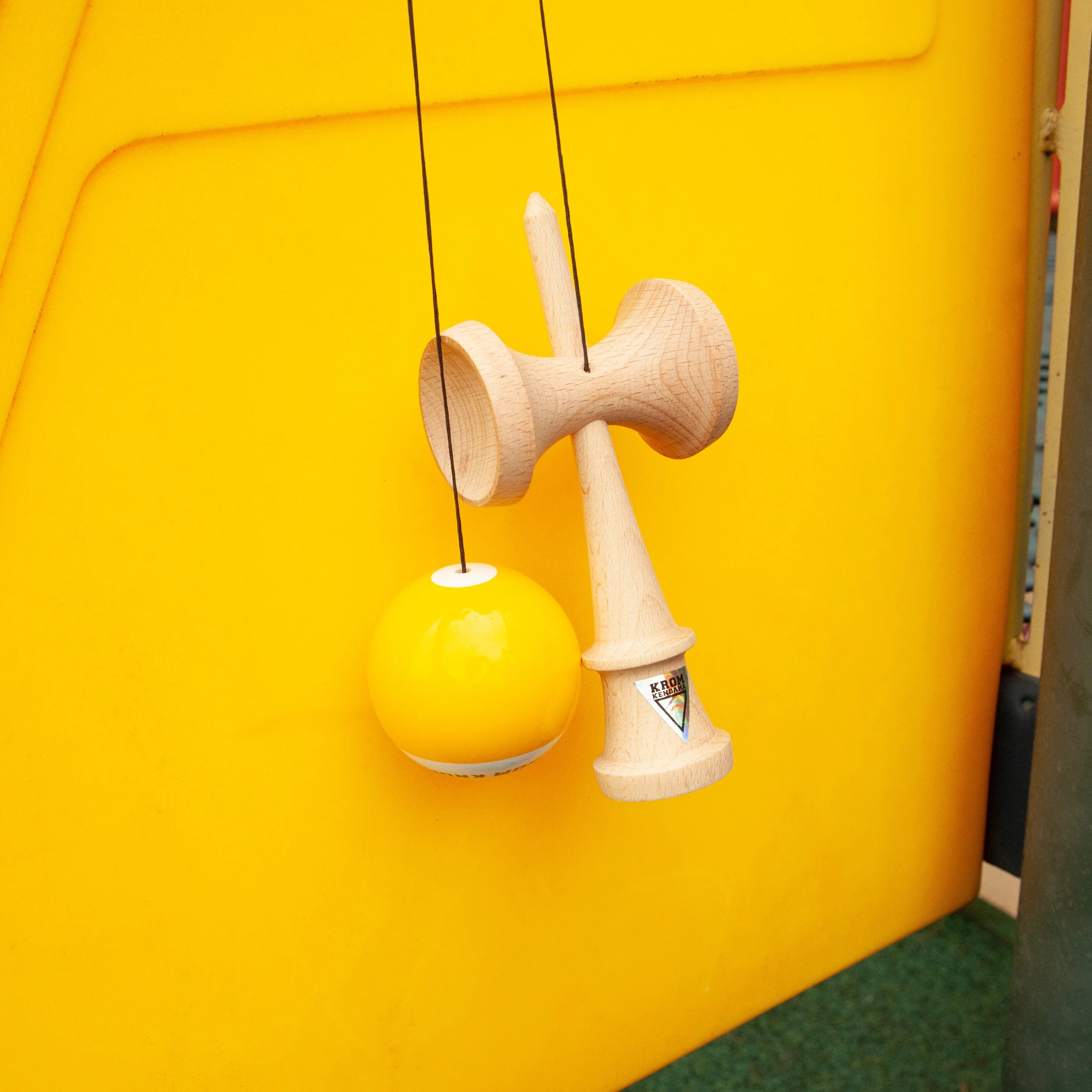 krom_pop_lol_yellow